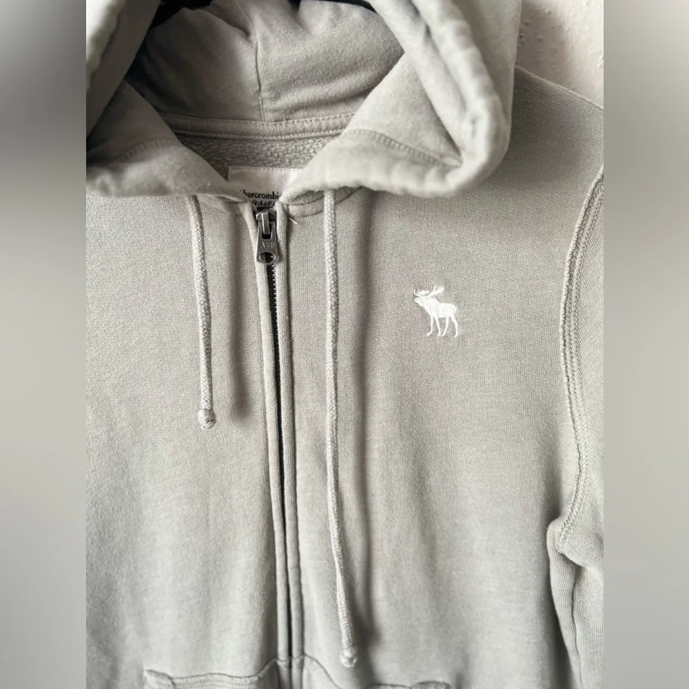 Abercrombie & Fitch Women's size S
Full Zip Hoodie Soft Collection Pullover - Picture 8 of 8